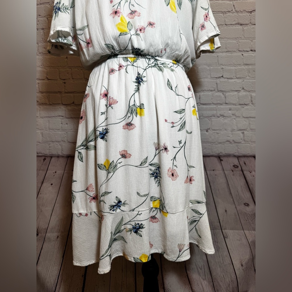 LC Lauren Conrad White Floral Mini Dress Sz L - Picture 7 of 16